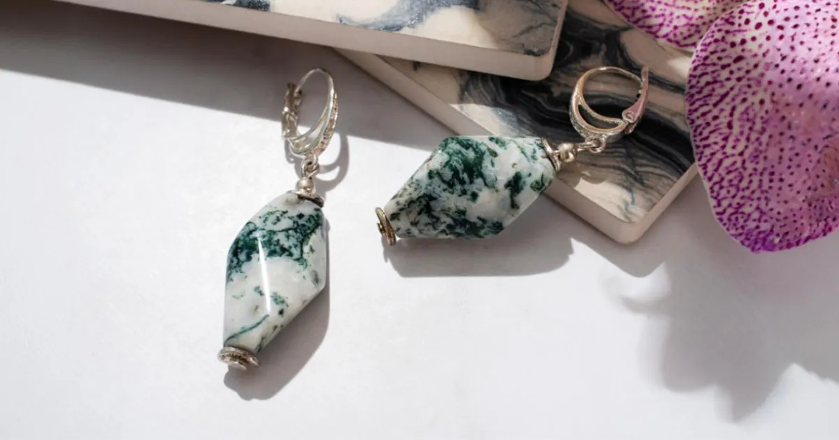 Marble background jewelry photography ideas